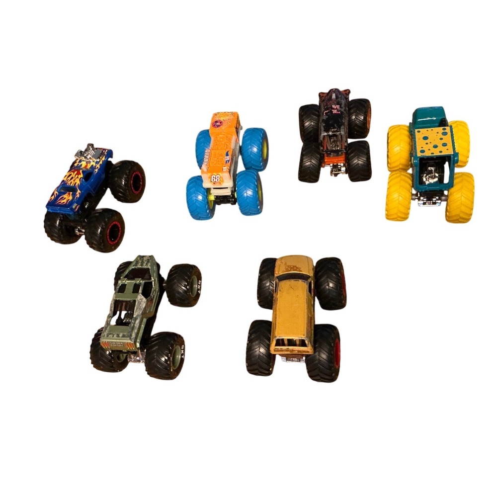 Hot Wheels Monster Trucks Lot 5 Diecast Metal Vehicles Assorted Colors‎